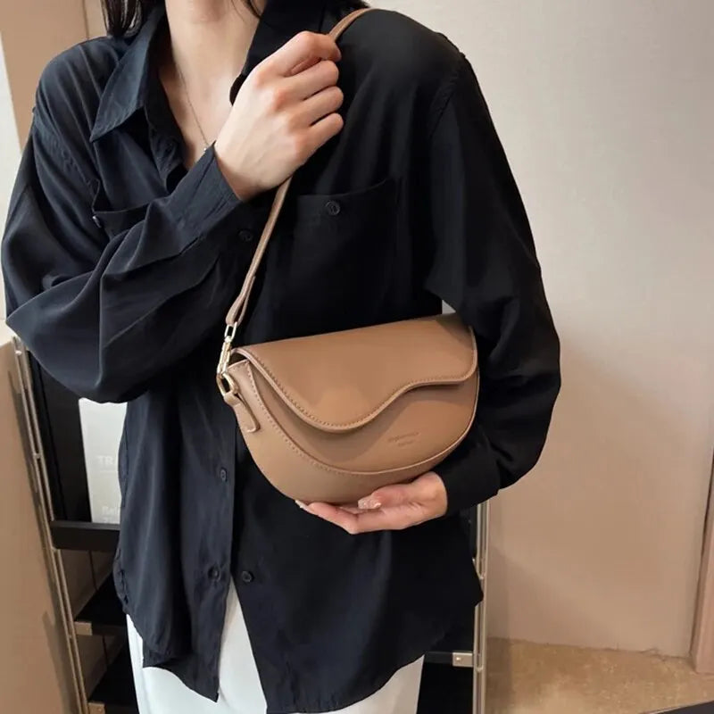 Small Saddle Shoulder Bag