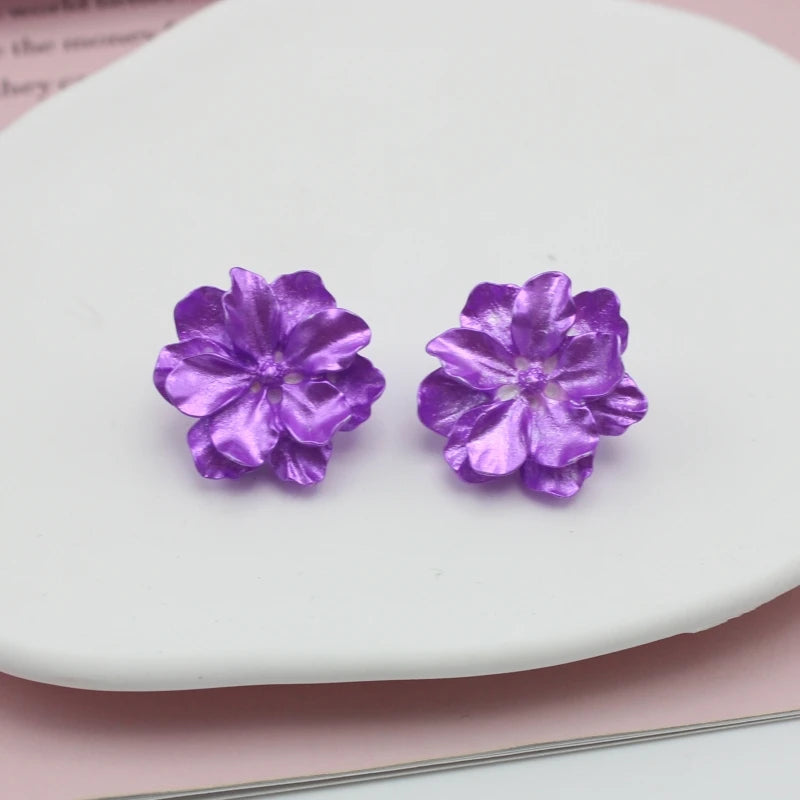 Big White Camellia Flower Stud Earrings – Resin Statement Jewelry