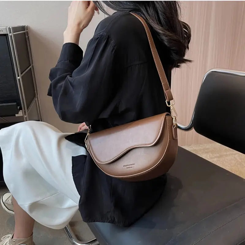 Small Saddle Shoulder Bag