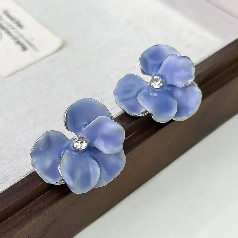 LATS Metal Flower Retro Earrings