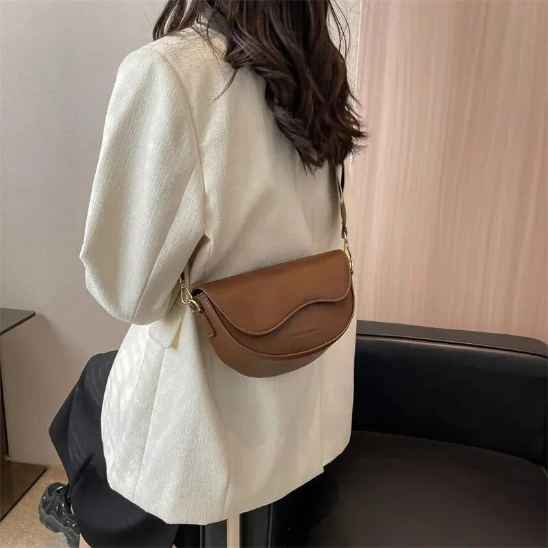 Small Saddle Shoulder Bag