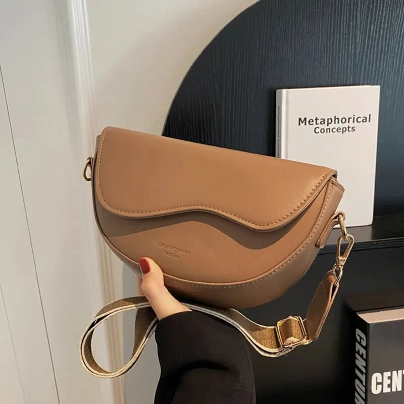 Small Saddle Shoulder Bag