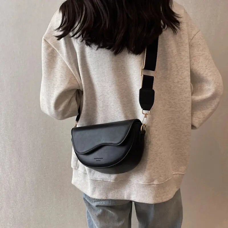 Small Saddle Shoulder Bag