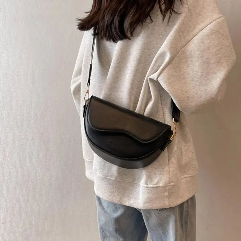 Small Saddle Shoulder Bag