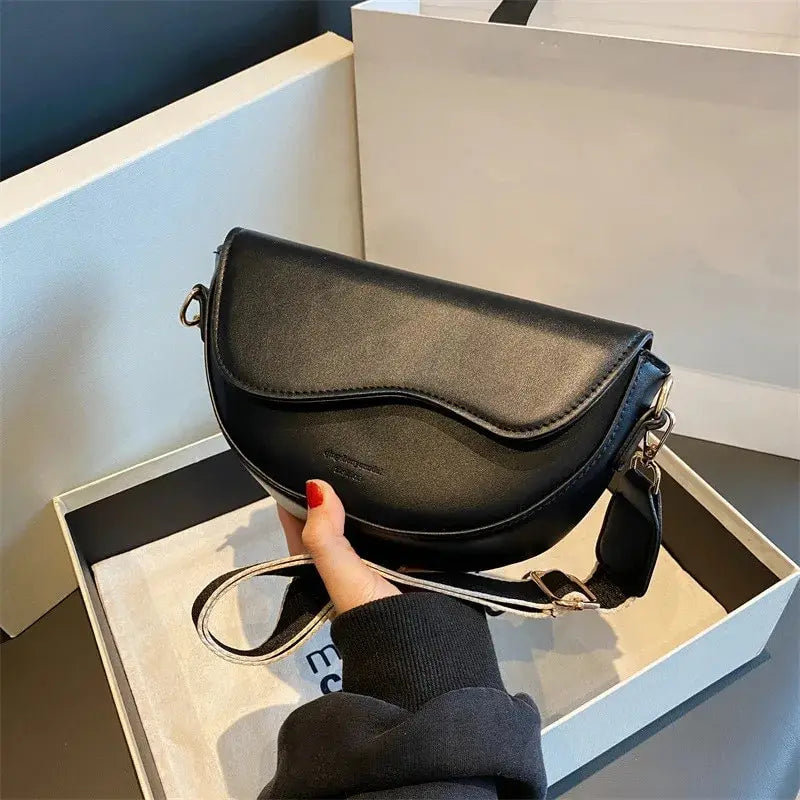 Small Saddle Shoulder Bag