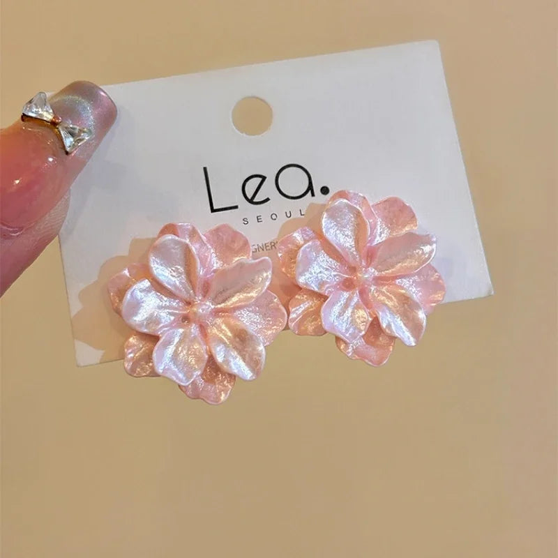 Big White Camellia Flower Stud Earrings – Resin Statement Jewelry