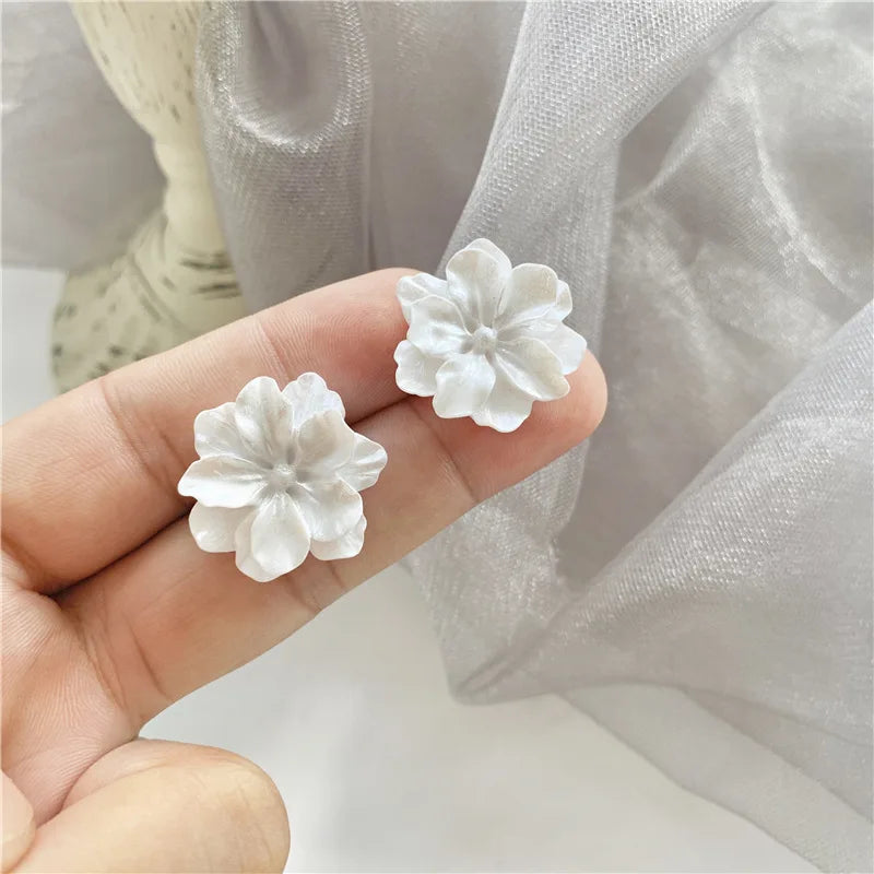 Big White Camellia Flower Stud Earrings – Resin Statement Jewelry