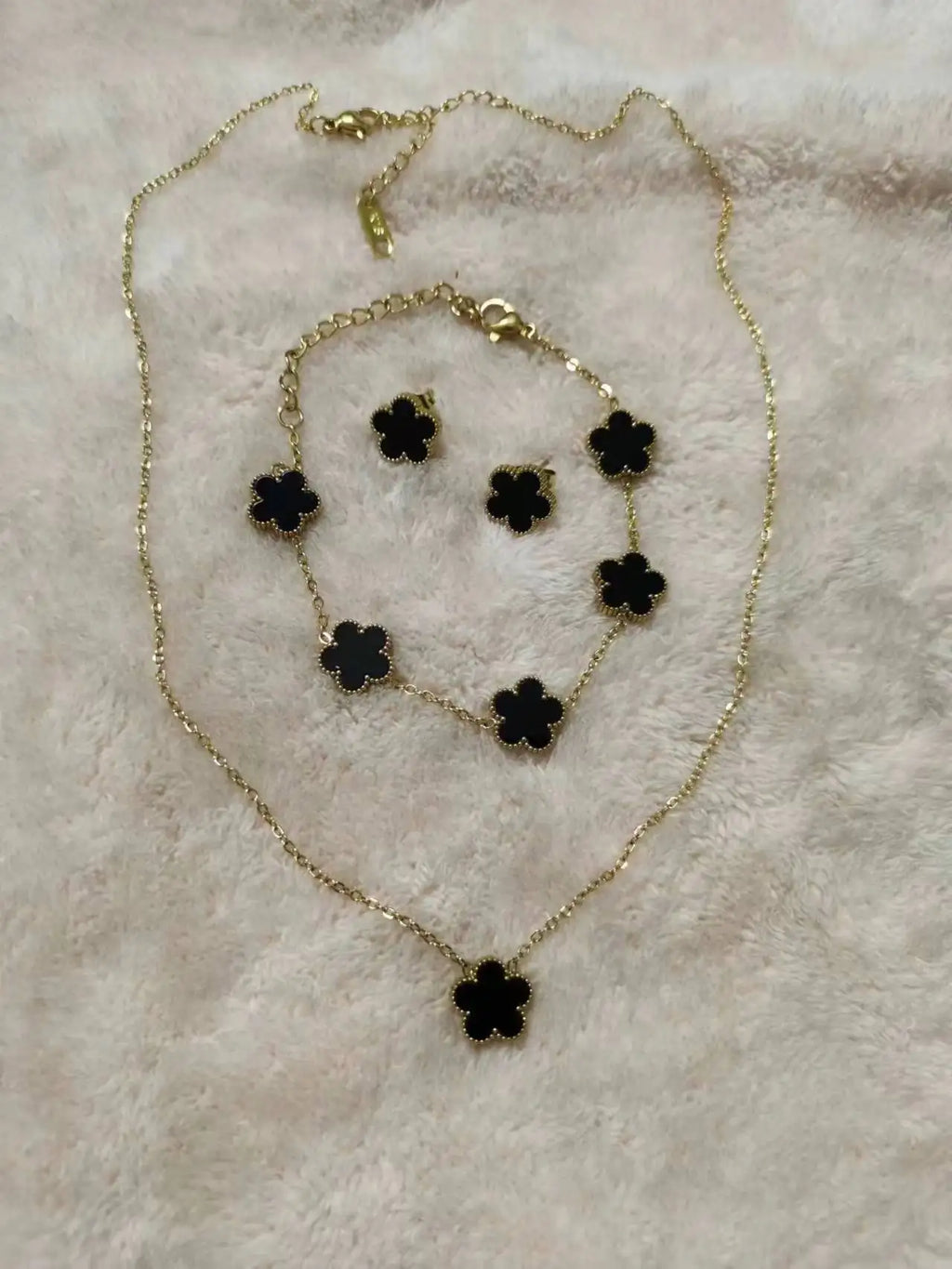 Adjustable Plant Flower Bracelet With Five Leaf Petals