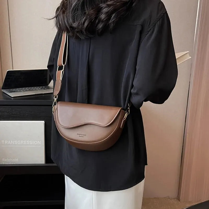 Small Saddle Shoulder Bag