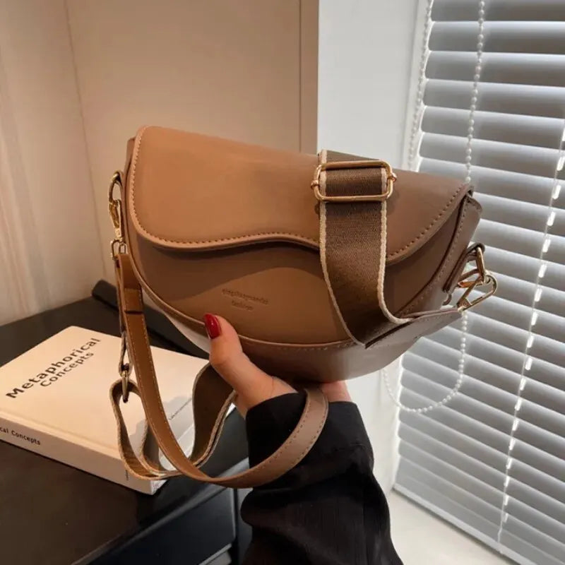 Small Saddle Shoulder Bag