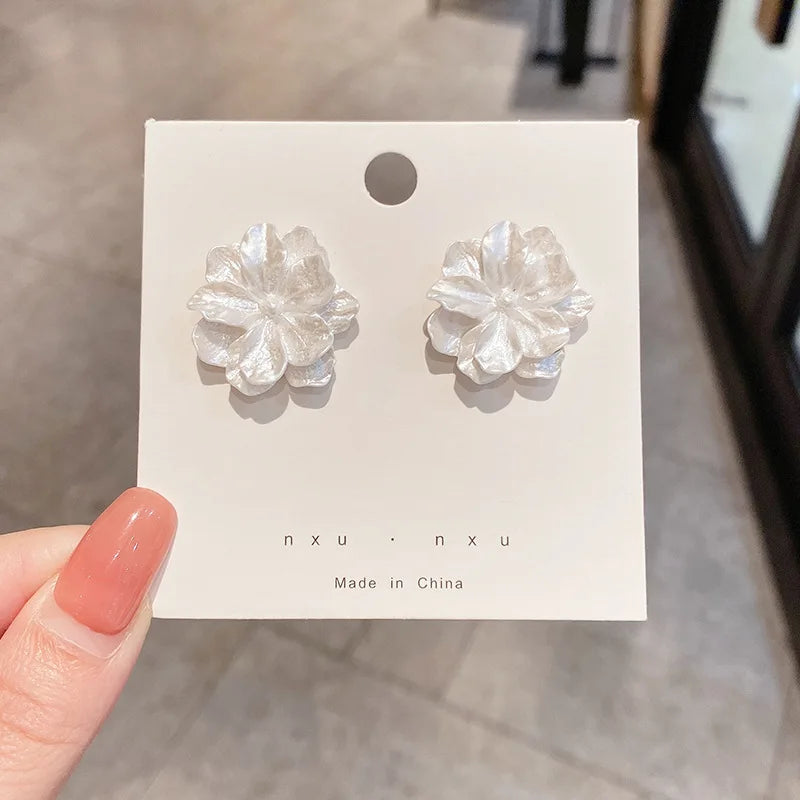 Big White Camellia Flower Stud Earrings – Resin Statement Jewelry