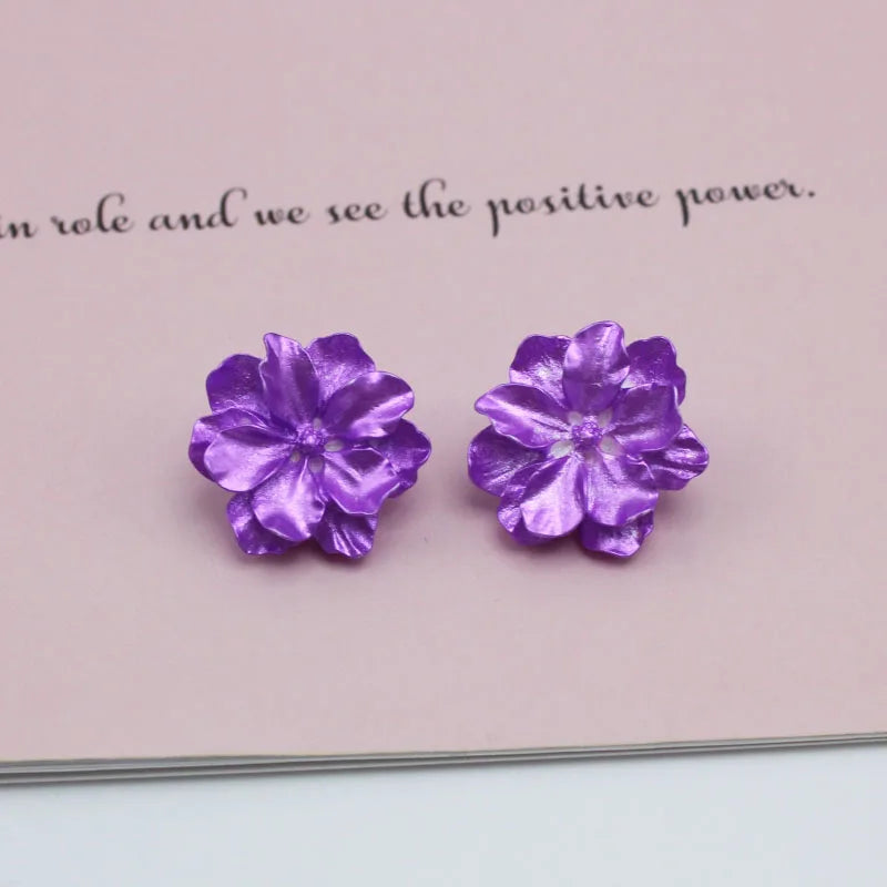 Big White Camellia Flower Stud Earrings – Resin Statement Jewelry