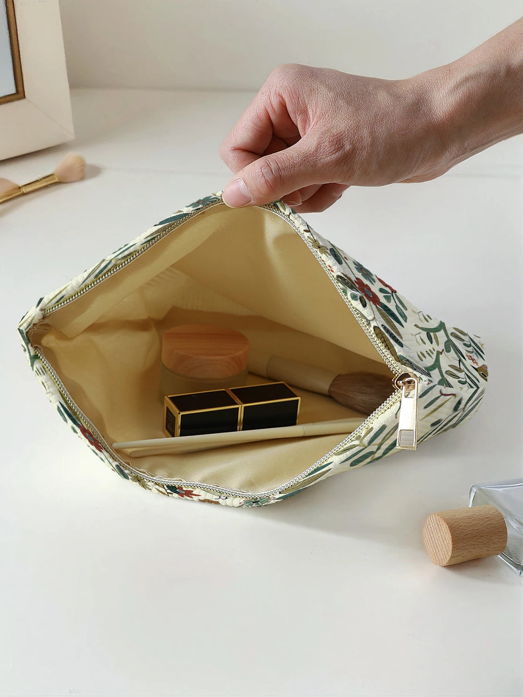 Corduroy Branch Bird Zipper Makeup Bag
